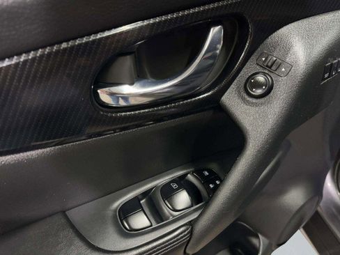 Used 2020 Nissan Rogue SL image 22