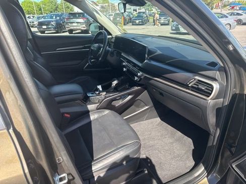 Certified 2023 Kia Telluride S w/ S Sunroof Package AWD/4WD image 11