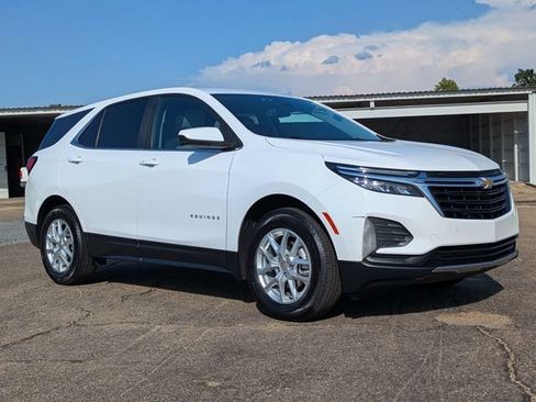 Used 2024 Chevrolet Equinox LT FWD image 2
