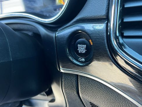 Used 2019 Jeep Grand Cherokee Trailhawk AWD/4WD image 17