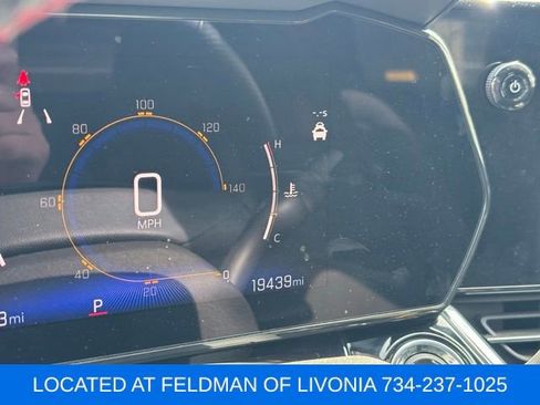 Used 2024 Chevrolet Trax RS w/ Sunroof Package FWD image 8