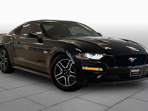 Used 2020 Ford Mustang GT RWD image 2
