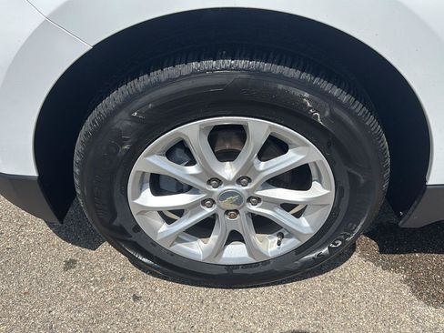Used 2020 Chevrolet Equinox LT w/ Driver Convenience Package FWD image 9