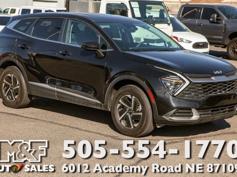 Used 2024 Kia Sportage LX image 1