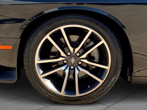 Used 2023 Dodge Challenger GT w/ Plus Package image 9