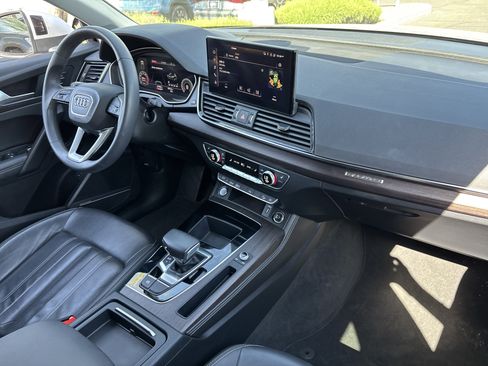 Used 2022 Audi Q5 Premium Plus image 11