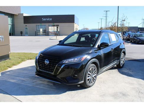 Used 2024 Nissan Kicks SR image 7