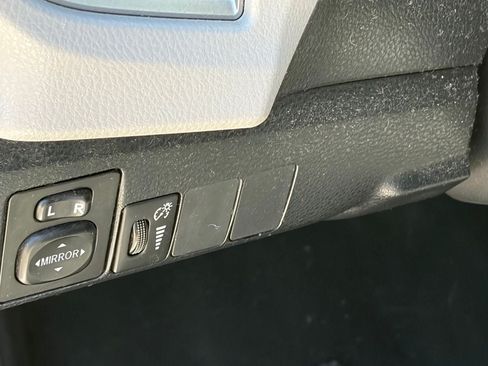 Used 2014 Toyota Corolla LE FWD image 6