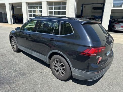 Used 2019 Volkswagen Tiguan SE w/ Panoramic Sunroof Package AWD/4WD image 4