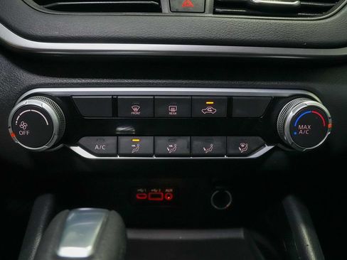 Used 2021 Nissan Altima 2.5 SV FWD image 15