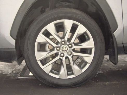 Used 2023 Toyota RAV4 XLE Premium image 23