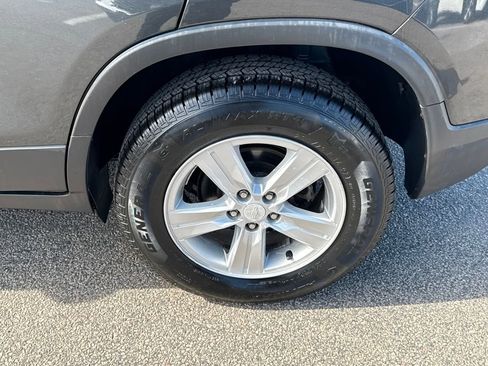 Used 2017 Chevrolet Trax LT image 37