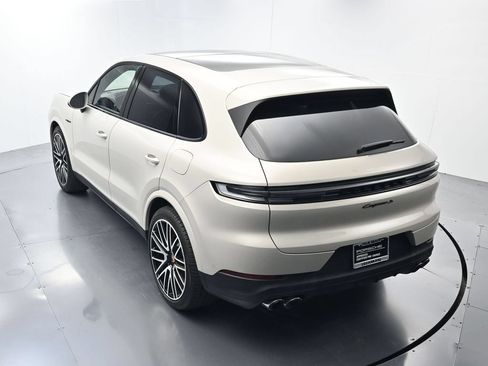 Certified 2026 Porsche Cayenne S AWD/4WD image 38