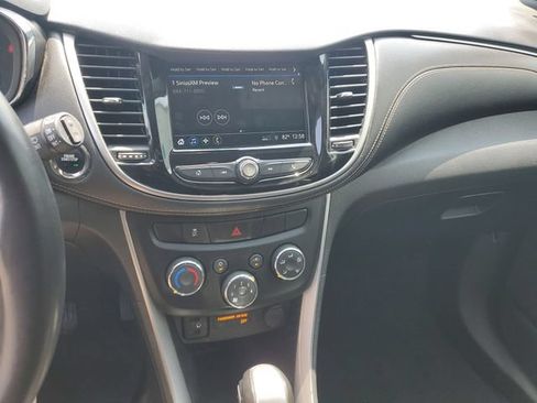 Used 2018 Chevrolet Trax LT w/ LT Convenience Package FWD image 13