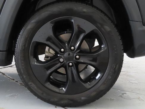 Used 2021 Jeep Compass Latitude FWD image 26