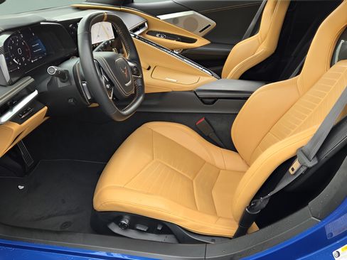 Used 2022 Chevrolet Corvette Stingray Premium Cpe w/ Z51 Performance Package RWD image 9