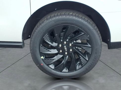 New 2026 Lincoln Navigator L Reserve w/ Jet Appearance Package image 4