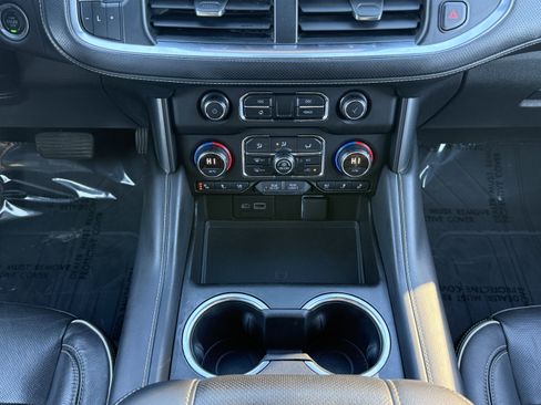 Used 2021 Chevrolet Suburban Premier image 36