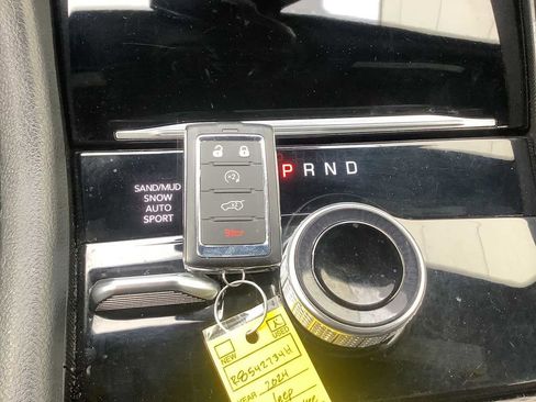 Used 2024 Jeep Grand Cherokee L Limited w/ Luxury Tech Group II image 19