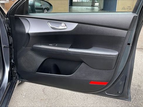 Used 2023 Kia Forte LXS w/ LXS Technology Package FWD image 12