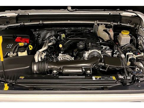 Used 2024 Jeep Gladiator Rubicon w/ Technology Group AWD/4WD image 12