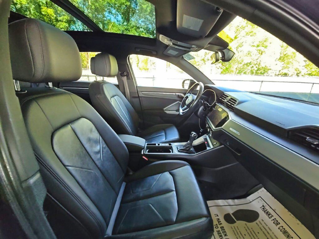 Used 2020 Audi Q3 2.0T Premium w/ Convenience Package AWD/4WD image 11