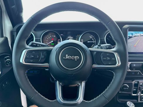 Used 2023 Jeep Wrangler Unlimited Sahara AWD/4WD image 27