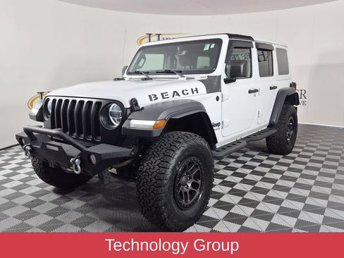Used 2022 Jeep Wrangler Unlimited Sport w/ Xtreme Recon 35" Tire Package AWD/4WD image 8