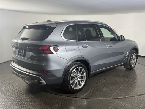 Certified 2025 BMW X5 xDrive40i w/ Executive Package image 4