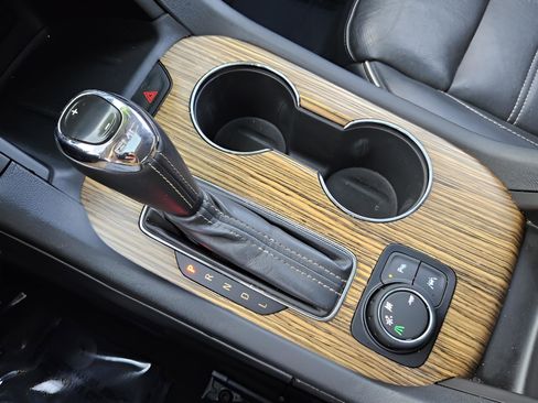 Used 2017 GMC Acadia Denali image 22