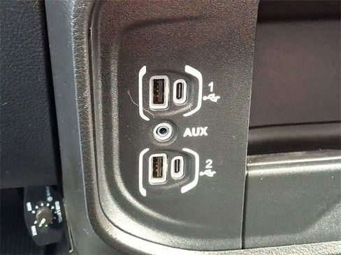 Used 2024 RAM 2500 Tradesman w/ Chrome Appearance Group image 24