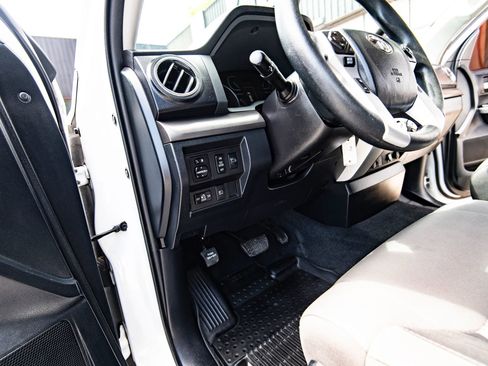 Used 2018 Toyota Tundra SR5 RWD image 40