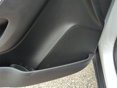 Certified 2022 Chevrolet Trax LT w/ LT Convenience Package image 23