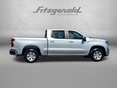 Used 2022 Chevrolet Silverado 1500 LT AWD/4WD image 3