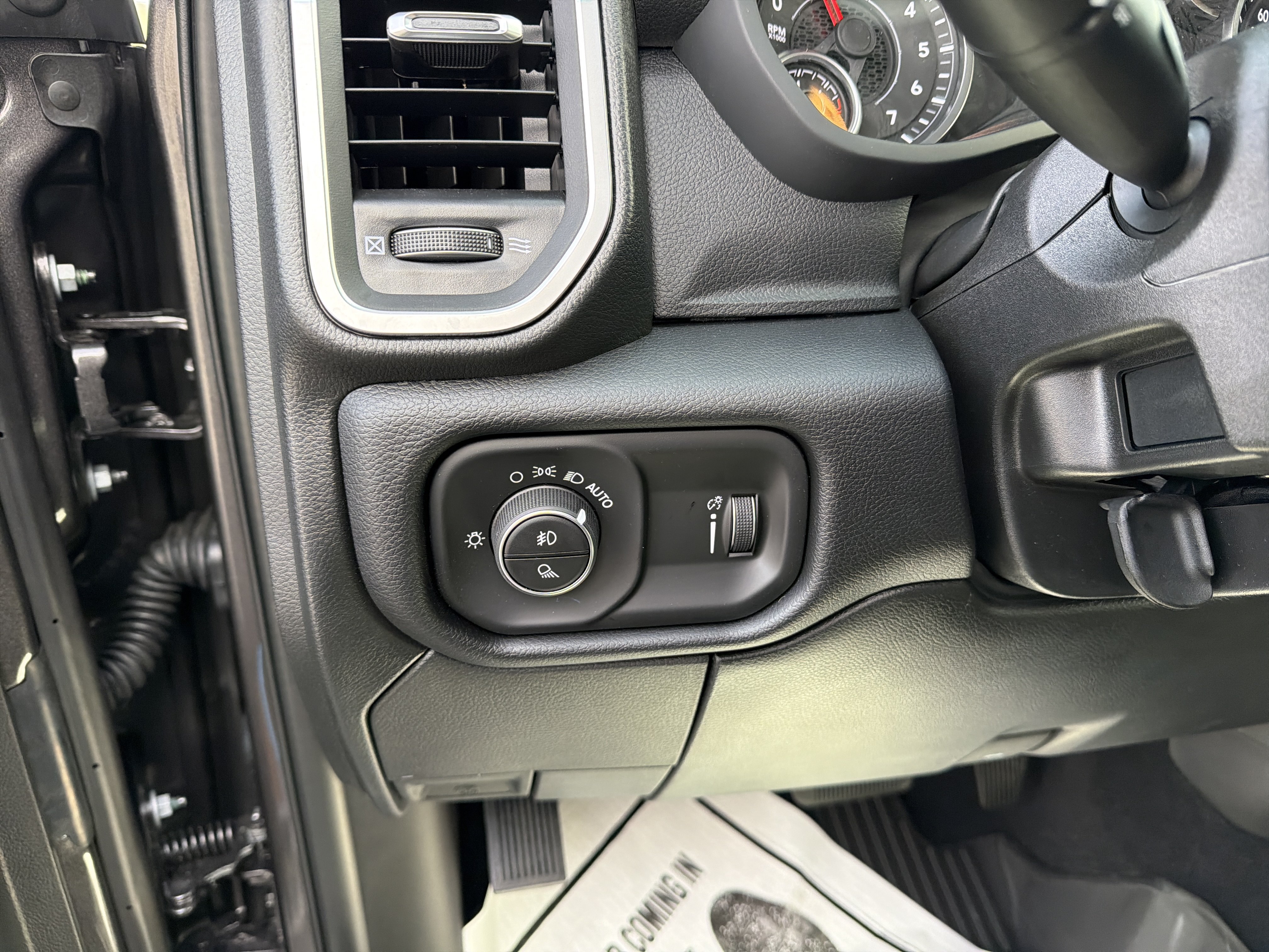 New 2026 RAM 2500 Big Horn AWD/4WD image 16