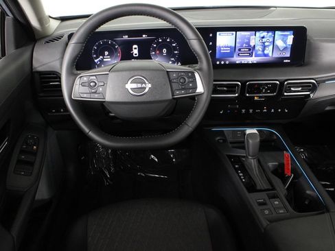 Certified 2026 Nissan Sentra SV w/ SV Convenience Package FWD image 7