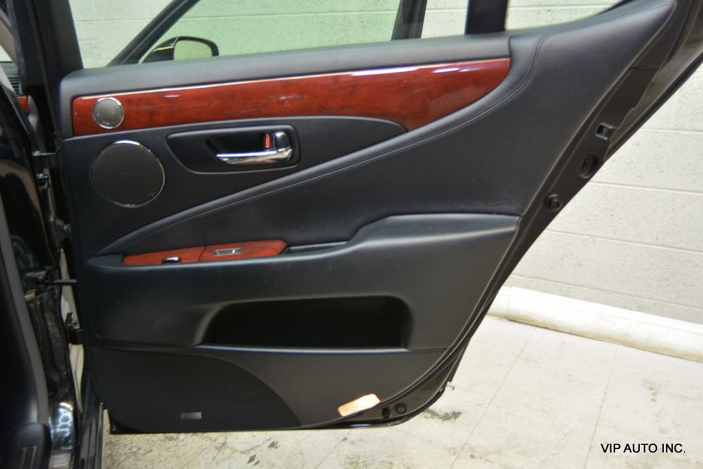 Used 2007 Lexus LS 460 RWD image 9