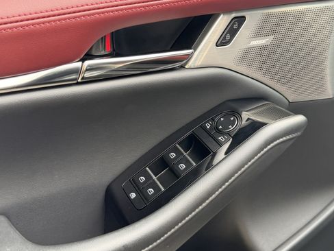 Used 2025 MAZDA MAZDA3 2.5 S Hatchback w/ Premium Pkg image 13