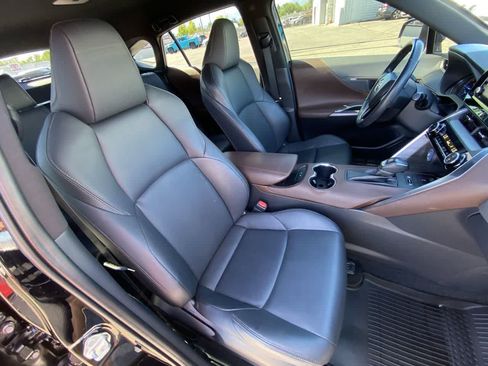 Certified 2022 Toyota Venza XLE AWD/4WD image 23