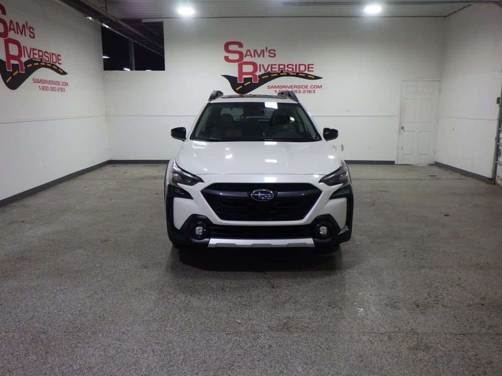 Used 2025 Subaru Outback Limited AWD/4WD image 6