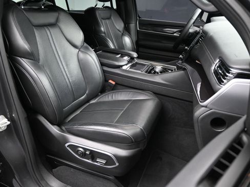 Used 2024 Jeep Wagoneer 2WD image 11