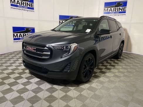 Used 2020 GMC Terrain SLE w/ Driver Convenience Package FWD image 11