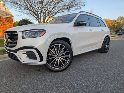 Used 2026 Mercedes-Benz GLS 450 4MATIC image 1