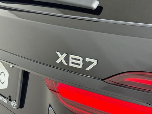 Used 2021 BMW ALPINA XB7 image 40