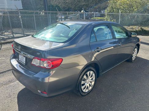 Used 2013 Toyota Corolla LE image 5