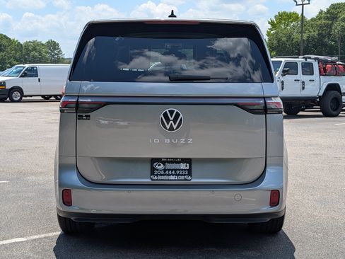 Used 2025 Volkswagen ID. Buzz 1st Edition RWD image 8