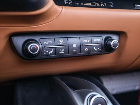 Used 2022 Ferrari 812 GTS image 34