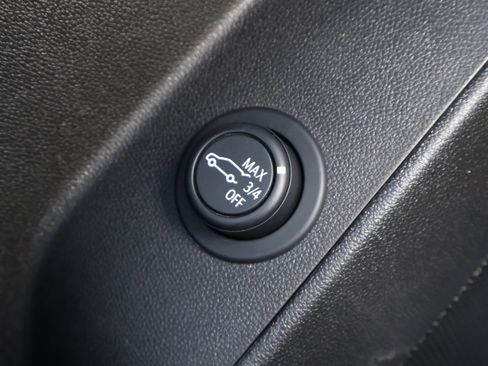 Used 2024 Chevrolet Equinox LT image 9