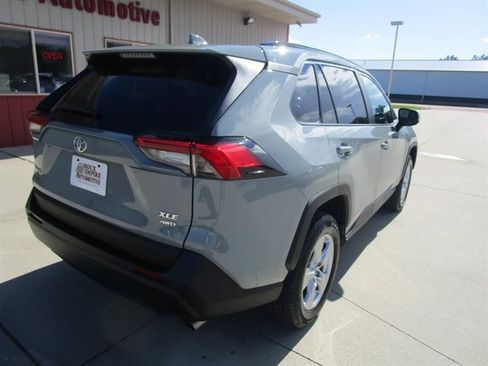 Used 2021 Toyota RAV4 XLE w/ Convenience Package AWD/4WD image 9