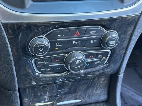 Used 2018 Chrysler 300 Limited w/ Safetytec Plus Group RWD image 19